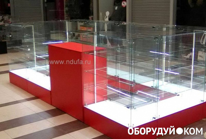 Витрина стеклянная для магазина. Мебель витрина островок. Изготовление витрины из. Кубические витрины фото для магазина.