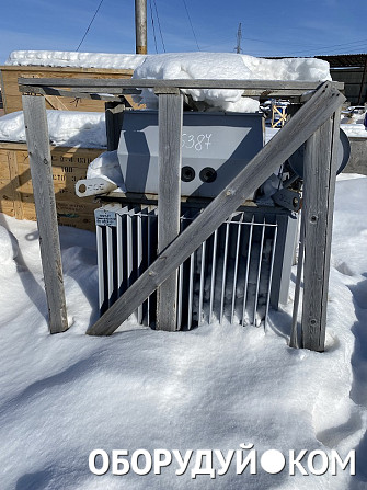 Артқы жағында жалаңаш қыздар Жалаңаш нудистің видеосы